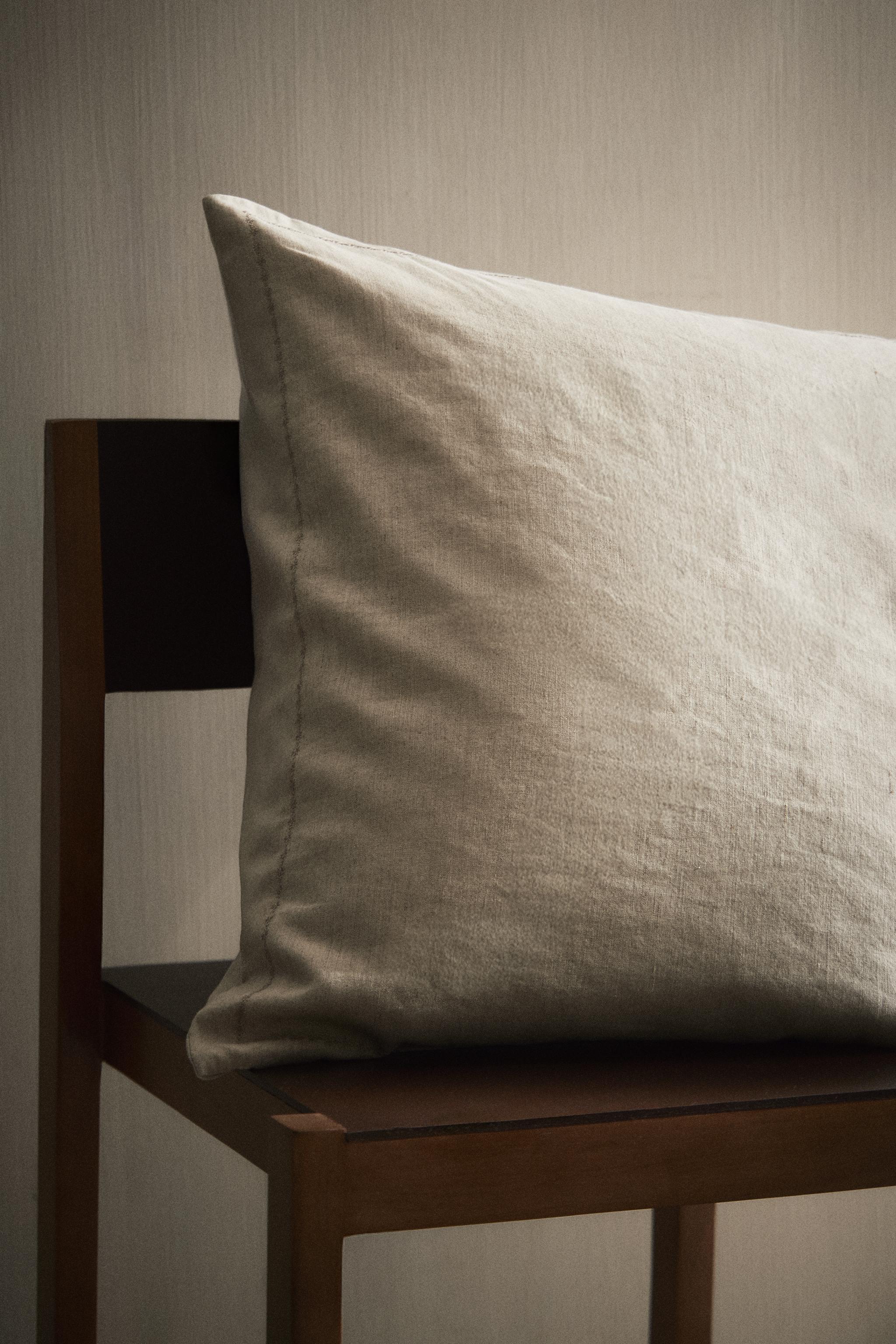 HOUSSE DE COUSSIN ÉDREDON LIN MATELASSÉ POIS